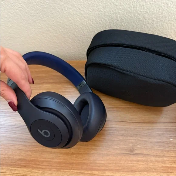 Beats by Dr. Dre Navy Blue Wireless Headphones